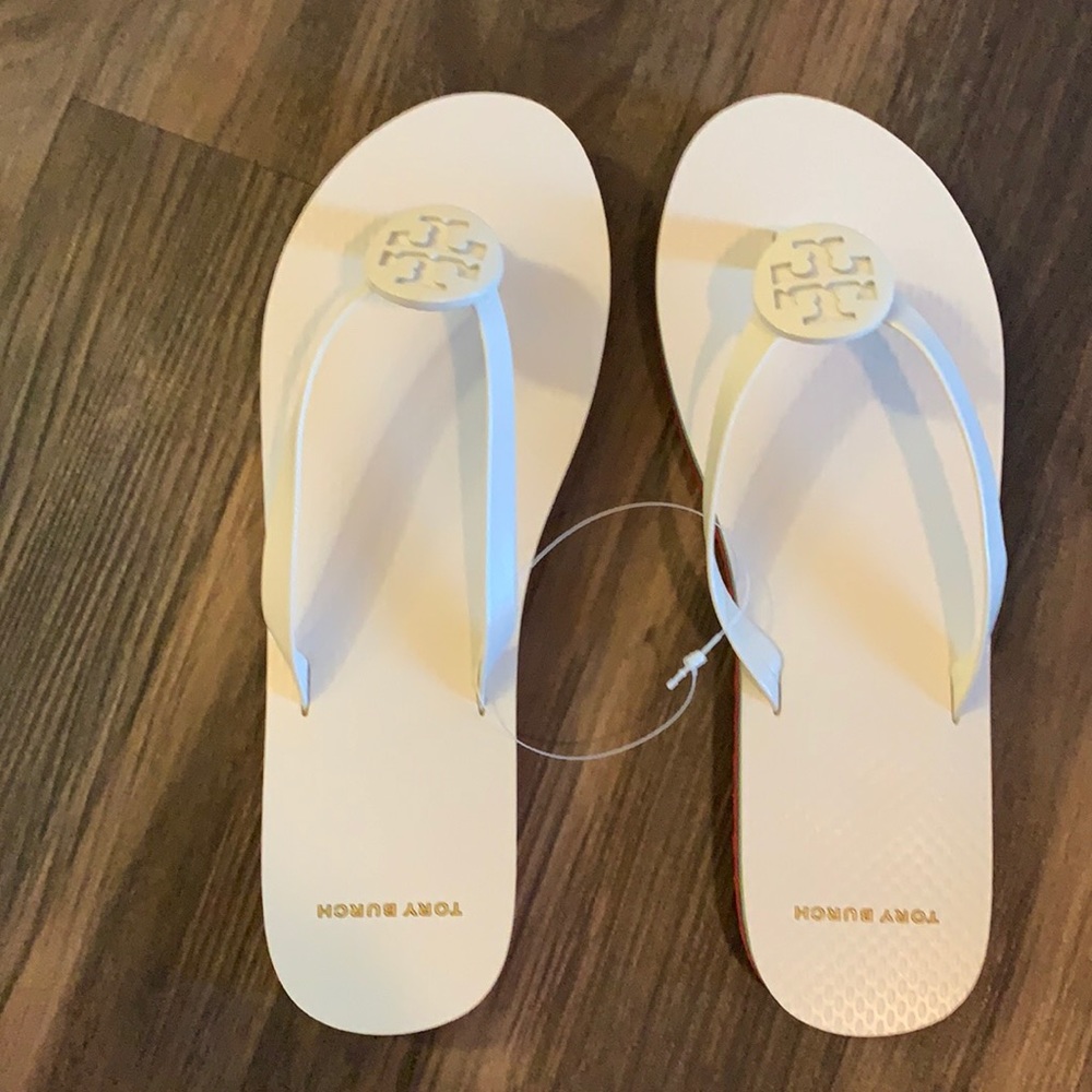 Adorable brand new Tory Burch flip flops
